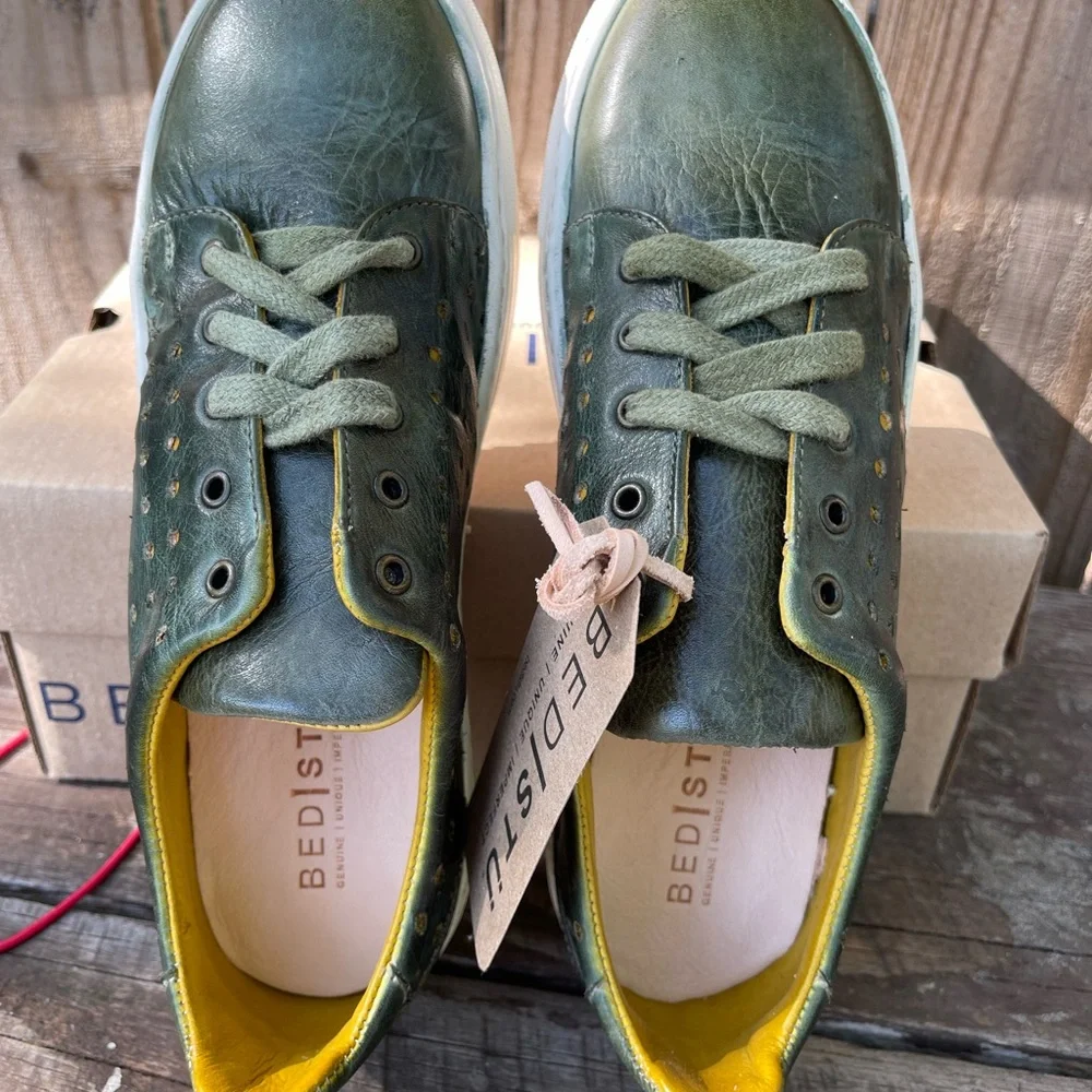 NIB BED STU Lyne in Pistachio Rustic. - Picture 4 of 12